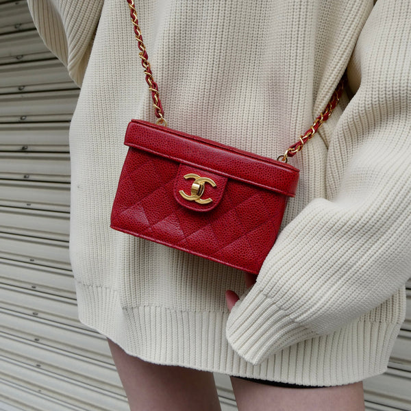 CHANEL * 1991-1994 Shoulder Bag Micro Red Caviar – Accessorio premium elegante
