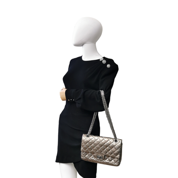 Chanel 2.55 Reissue Medium Gold Aged Calfskin Silver – Accessorio premium elegante