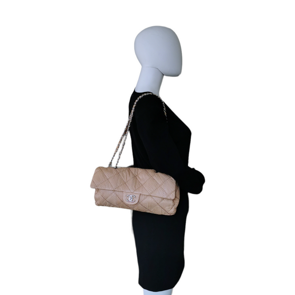 Chanel  Ultra Stitch Flap Bag Beige Python – Accessorio premium elegante