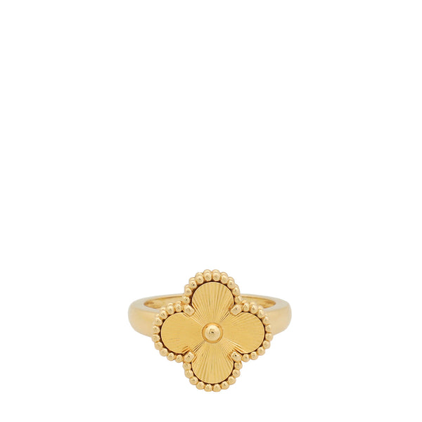 Van Cleef & Arpels 18K Yellow Gold Vintage Alhambra Ring 53 – Accessorio premium elegante