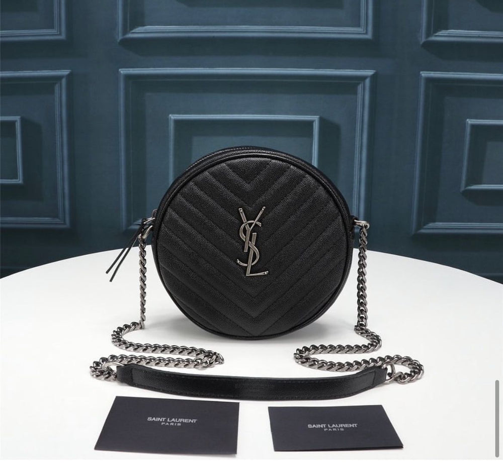 YSL CAMERA BAG VINYLE TONDA IN PELLE  BLACK – Accessorio premium elegante