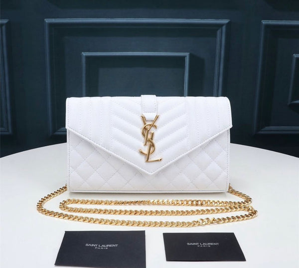 YSL BORSA ENVELOPE GRAIN DE POUDRE MIX MATELASSÉ WHITE – Accessorio premium elegante