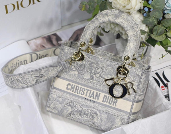 BORSA MEDIA DIOR BOOK TOTE – Accessorio premium elegante