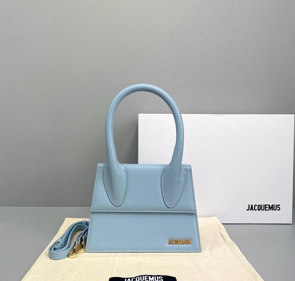 LE CHIQUITO MOYEN BY JACQUEMUS – Accessorio premium elegante
