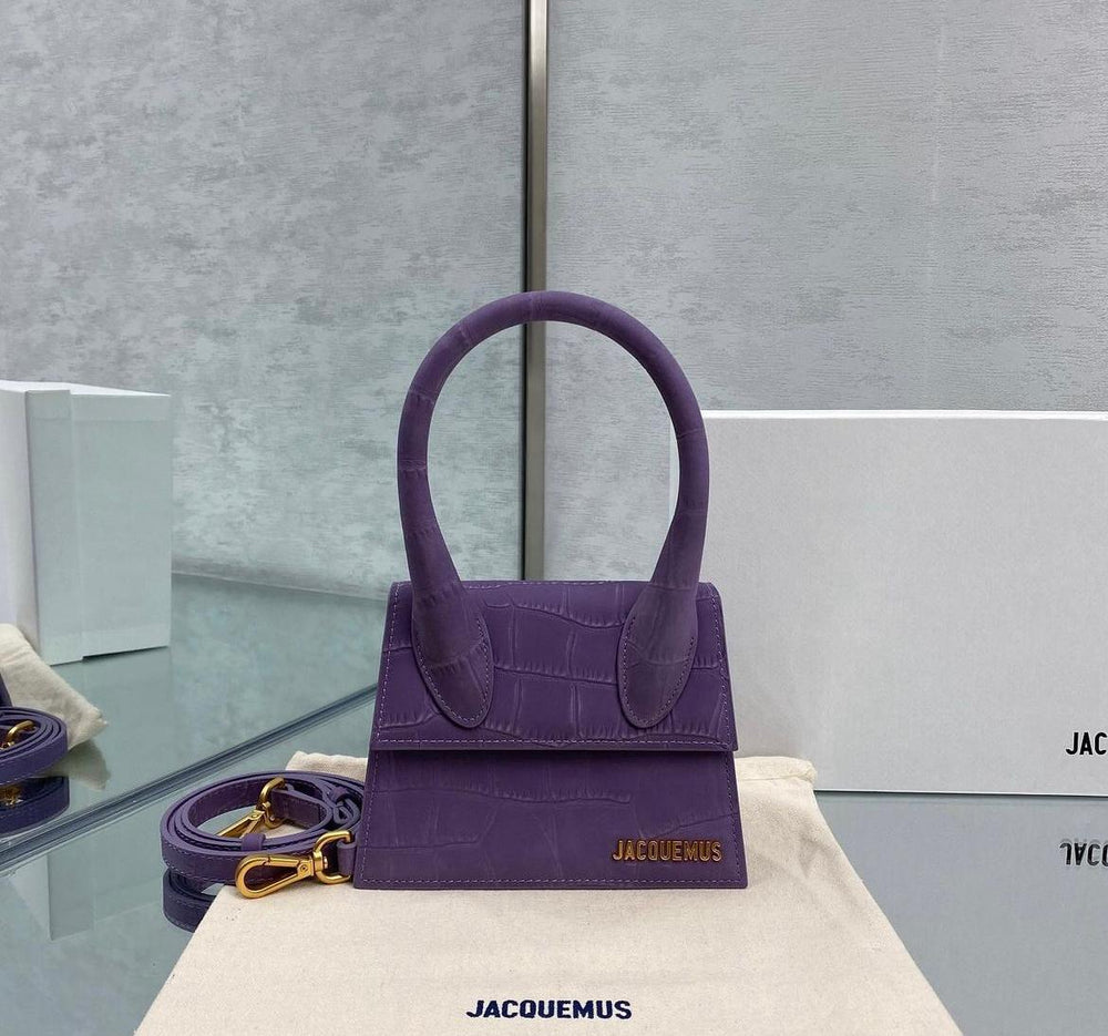 LE CHIQUITO MOYEN BY JACQUEMUS – Accessorio premium elegante