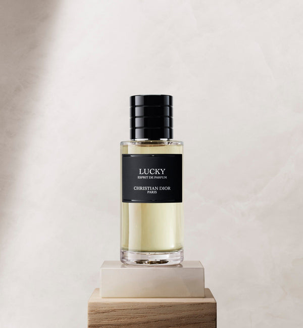 LUCKY ESPRIT DE PARFUM – Accessorio premium elegante