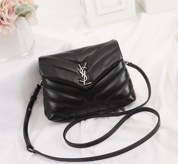 YSL BAG TOY LOULOU A TRACOLLA NERA IN PELLE MATELASSÉ A “Y” – Accessorio premium elegante