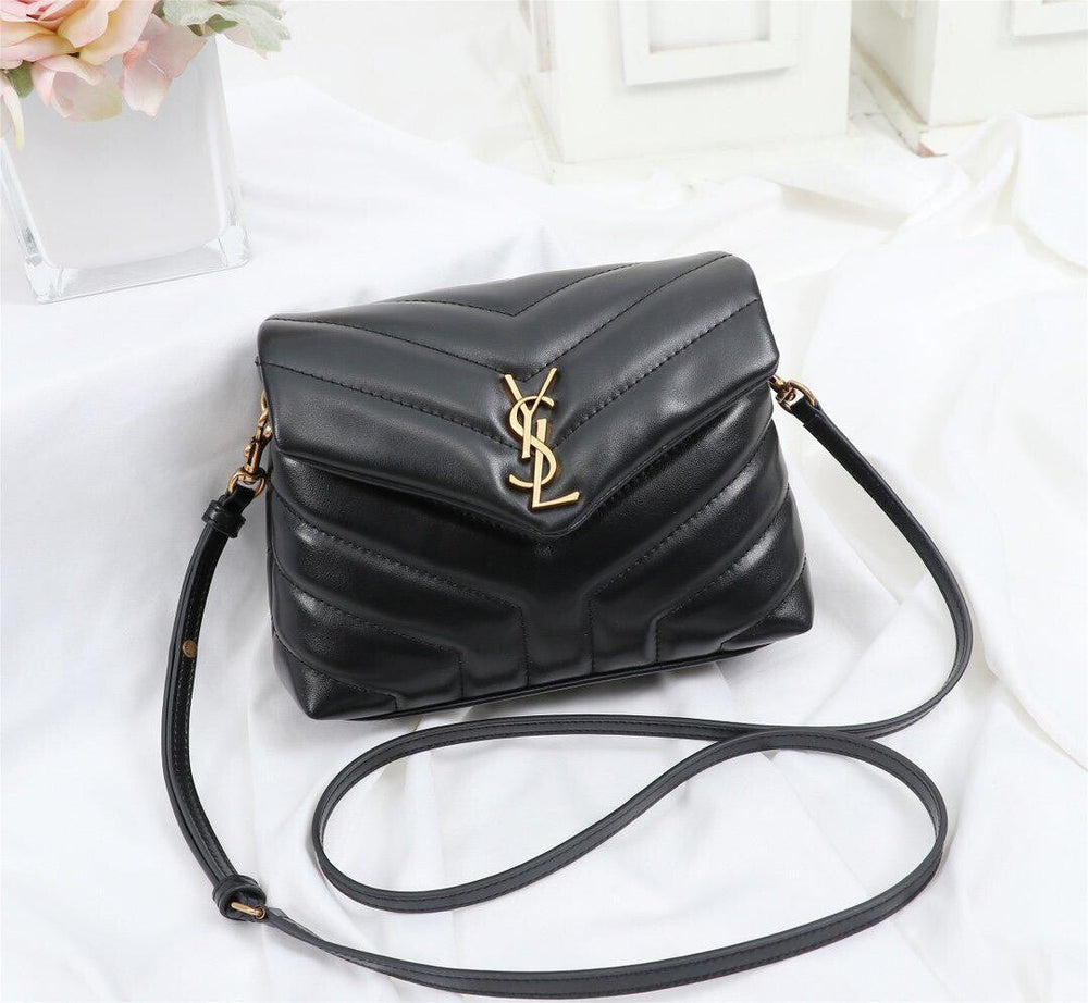 YSL BORSA LOULOU TOY IN PELLE TRAPUNTATA A “Y” – Accessorio premium elegante