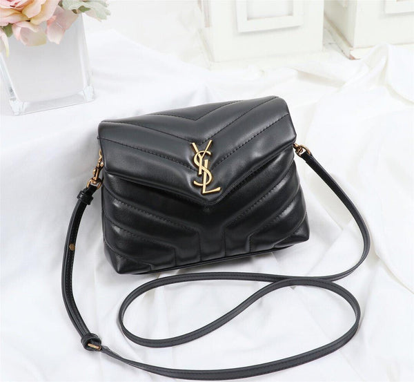 YSL BORSA LOULOU TOY IN PELLE TRAPUNTATA A “Y” – Accessorio premium elegante
