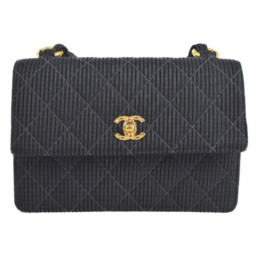 CHANEL 1991-1994 Quilted CC Cross Body Shoulder Bag Black – Accessorio premium elegante