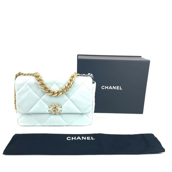 CHANEL 19 Flap Bag -Large Light Blue – Accessorio premium elegante