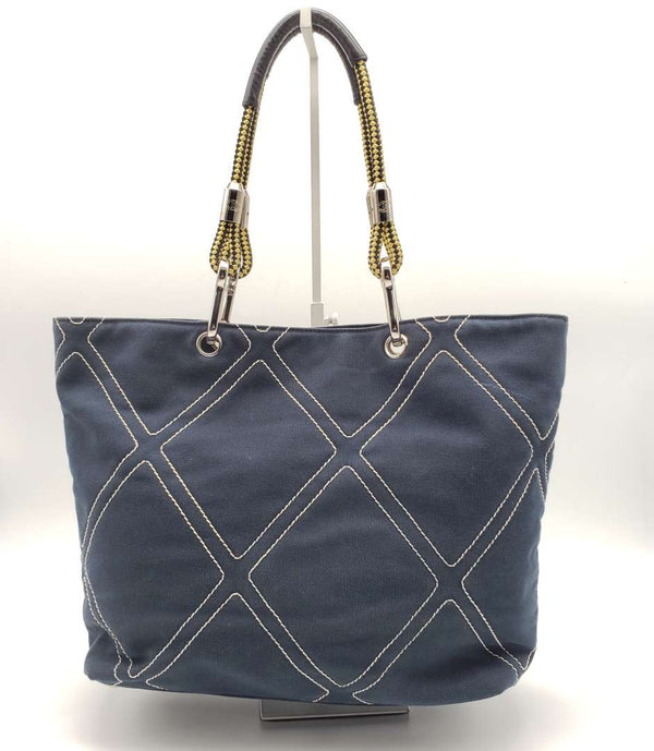 Chanel  Navy Blue Canvas Tote Bag – Accessorio premium elegante