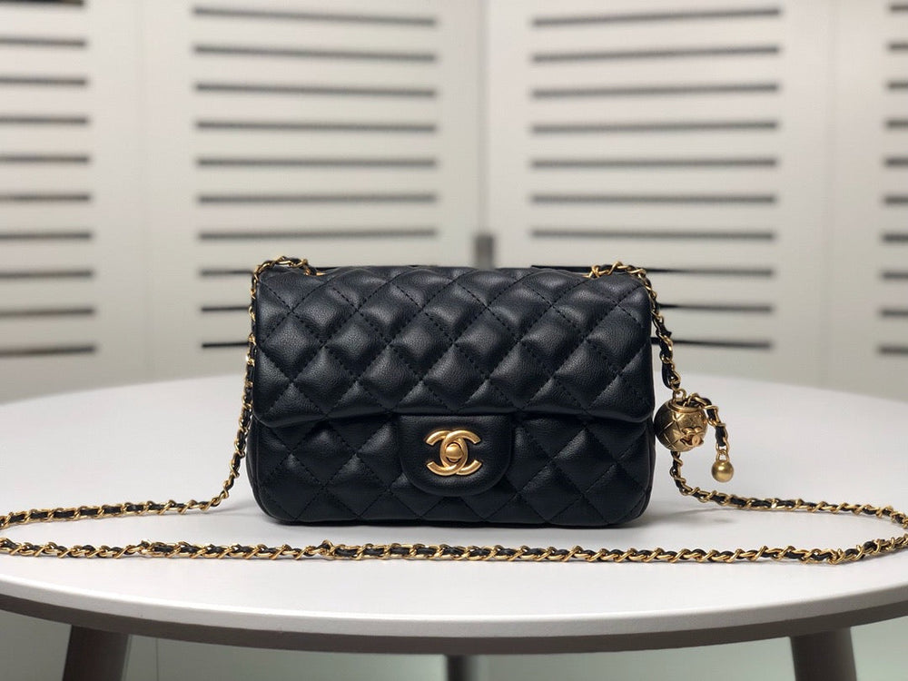 CHANEL BORSA CLASSICA – Accessorio premium elegante