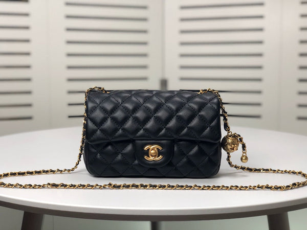 CHANEL BORSA CLASSICA – Accessorio premium elegante