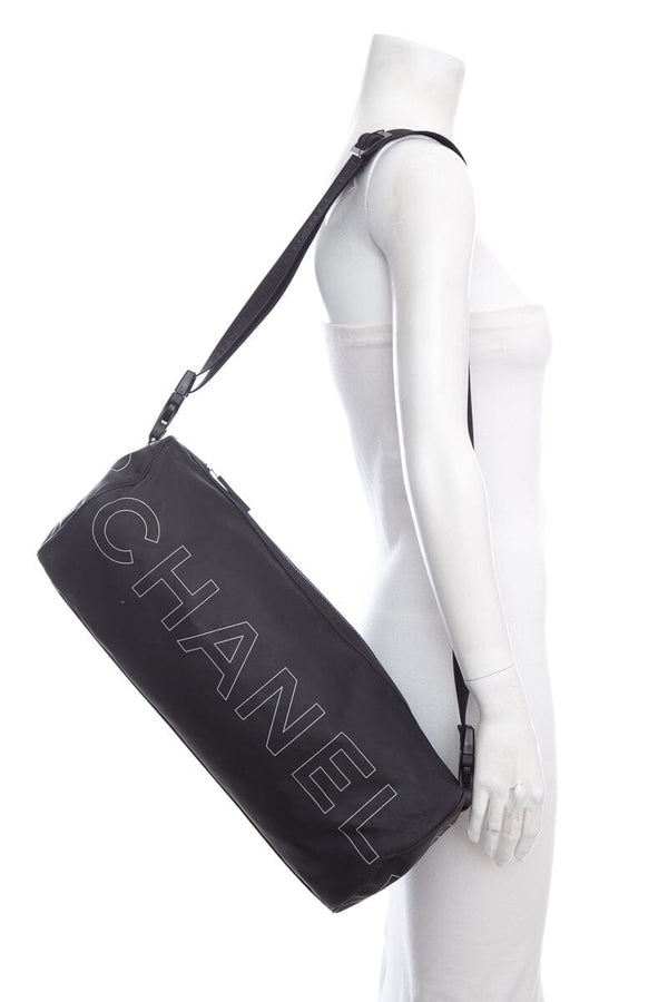 Chanel 2008/09 Black Sports CC Barrel Bag – Accessorio premium elegante