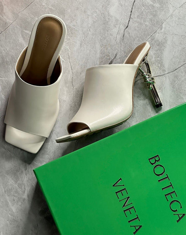 BOTTEGA VENETA – Accessorio premium elegante