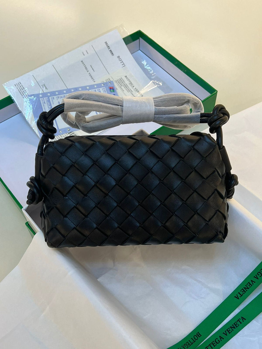 BOTTEGA VENETA (3 Color) – Accessorio premium elegante