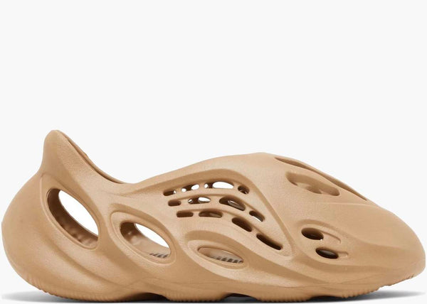 Yeezy Foam RNR Clay Taupe – Accessorio premium elegante