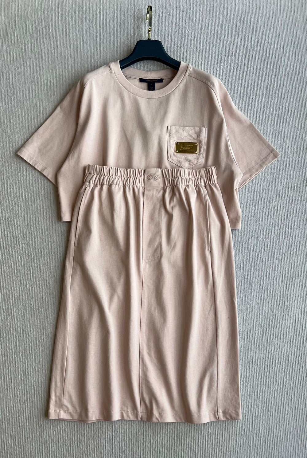 LV 25 Monogram Pocket Patch Iron Elastic Waist Set Light Pink Cotton – Accessorio premium elegante