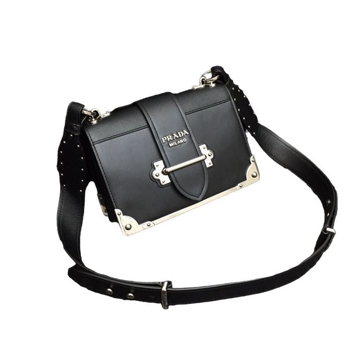 Prada Bag – Accessorio premium elegante