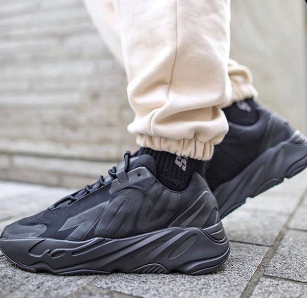 Yeezy Boost 700 – Accessorio premium elegante