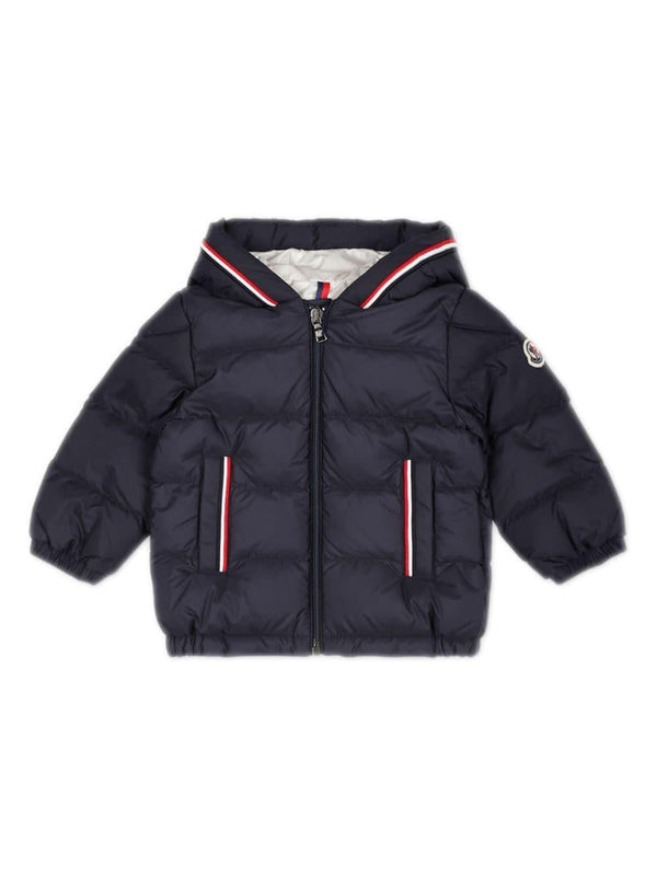 Piumino con cappuccio per neonato Moncler Enfant blu con design imbottito – Accessorio premium elegante