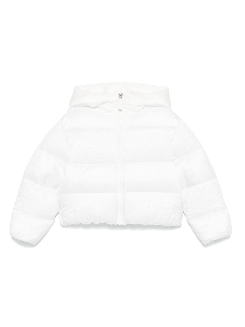 Giubbino con ricamo per bambina Moschino Kids bianco con design imbottito – Accessorio premium elegante