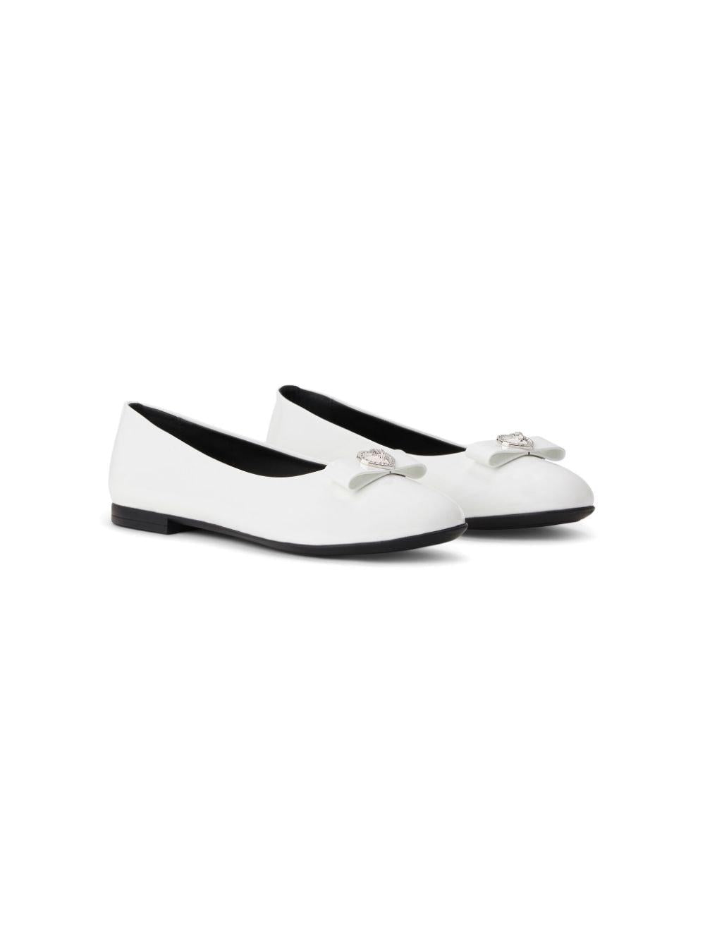 Ballerine Ribbon Heart Medusa – Accessorio premium elegante