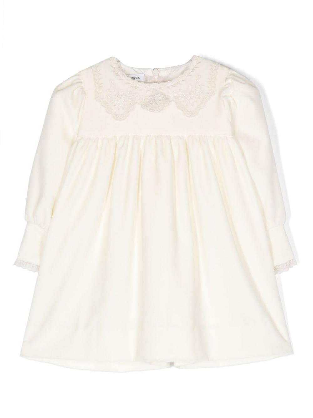 Abito per neonata Jesurum Baby bianco con dettaglio in pizzo – Accessorio premium elegante