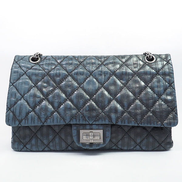 Chanel 2.55 Reissue Shoulder Bag Striped Navy Black Quilted – Accessorio premium elegante