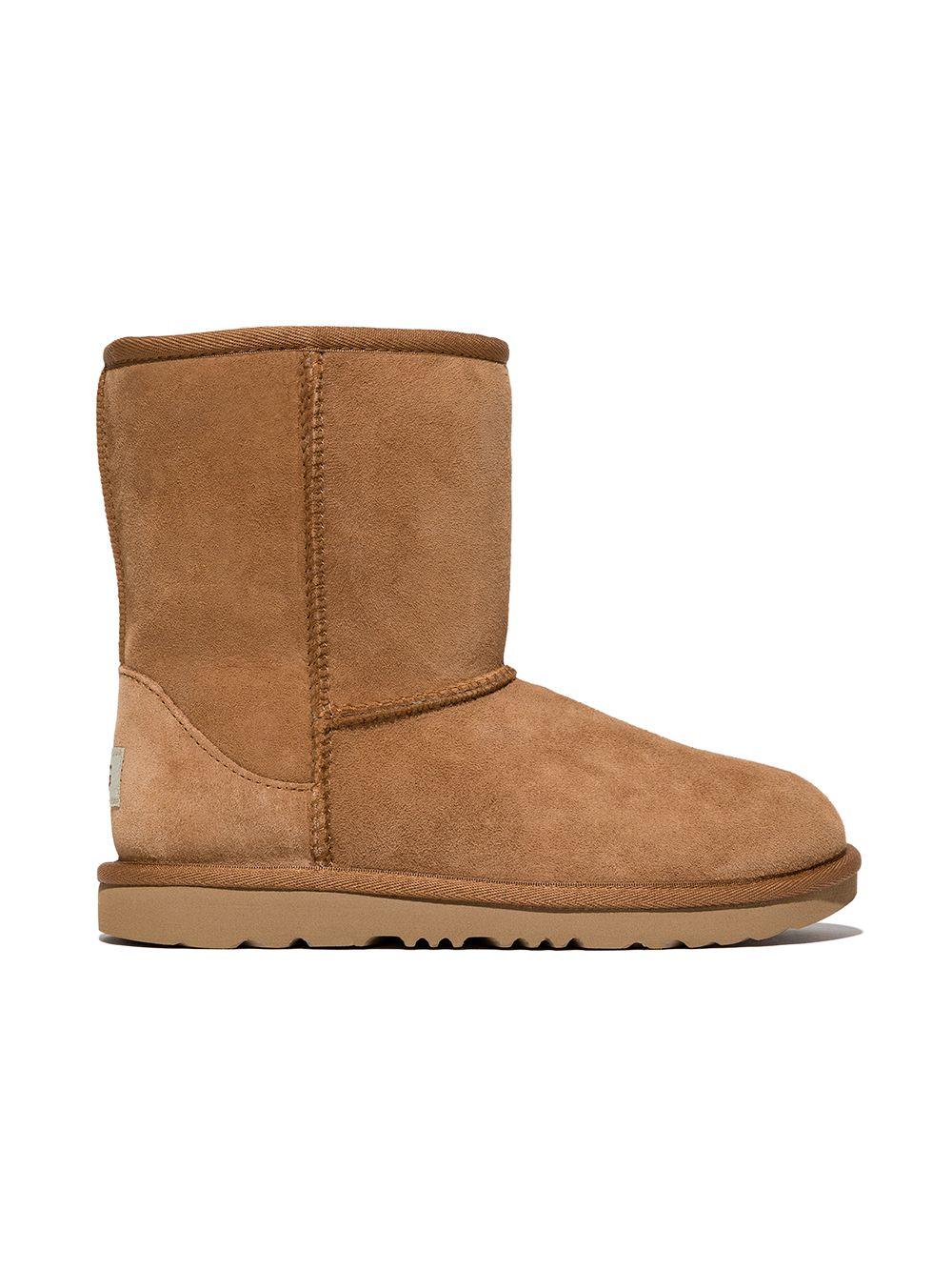 Stivali Classic II TD per bambina UGG Kids marroni con cuciture tono su tono – Accessorio premium elegante