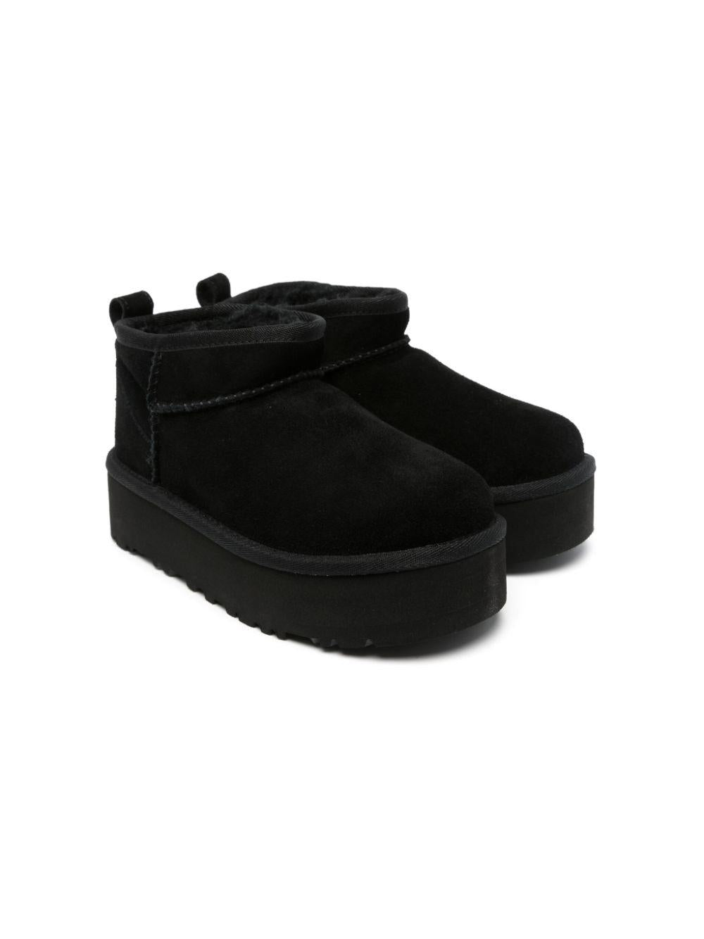 Stivali per bambina UGG Kids Ultra Mini nero con platform – Accessorio premium elegante