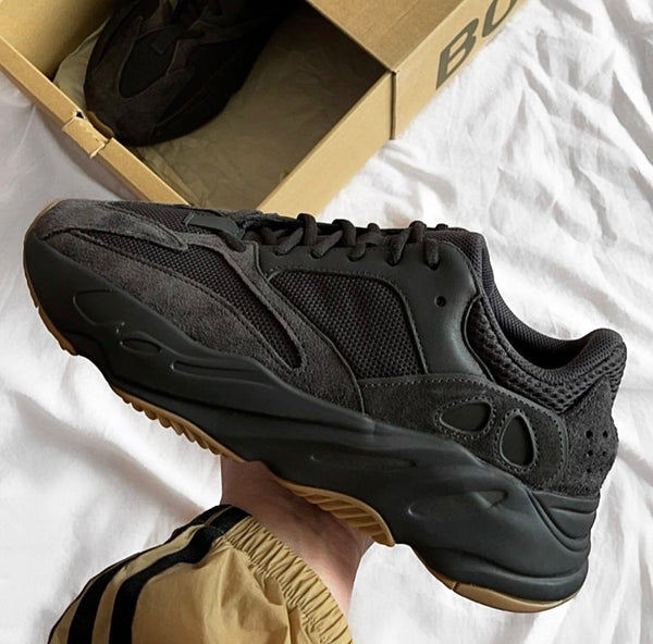 Yeezy Boost 700 – Accessorio premium elegante