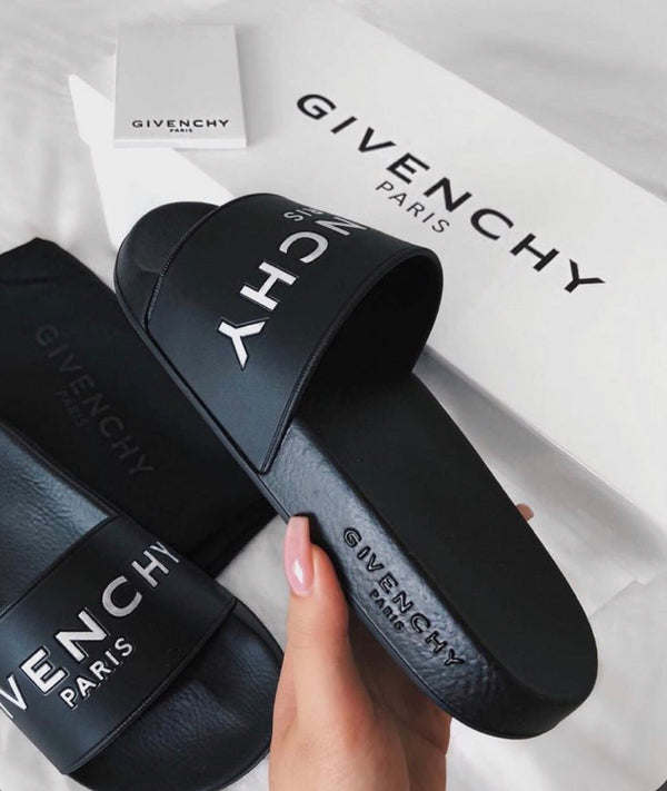 Claquettes Givenchy – Accessorio premium elegante