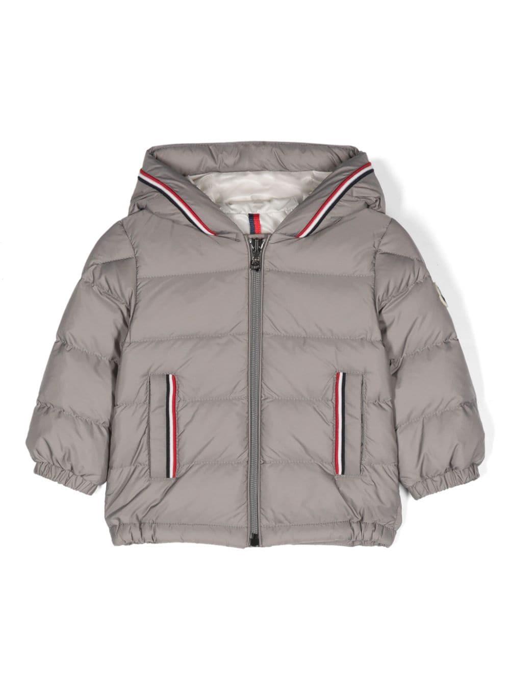 Piumino Merary con cappuccio per neonato Moncler Enfant grigio per maniche lunghe – Accessorio premium elegante
