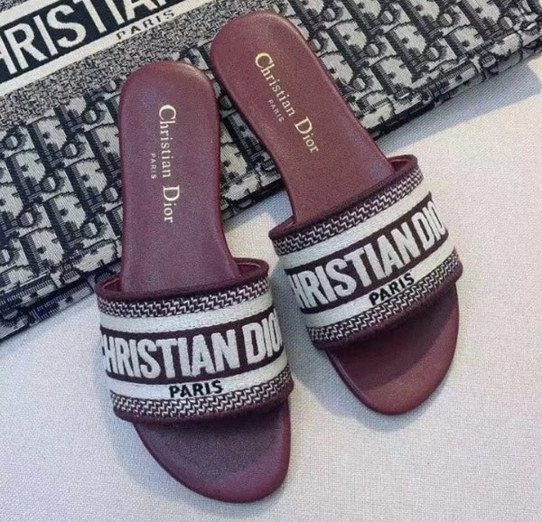 Claquettes Dior – Accessorio premium elegante