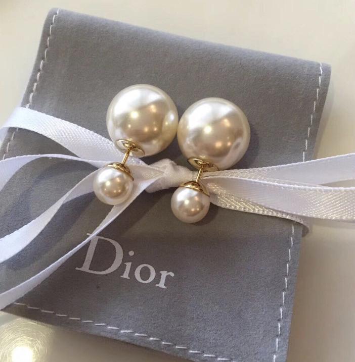 Boucles d’oreilles Dior – Accessorio premium elegante