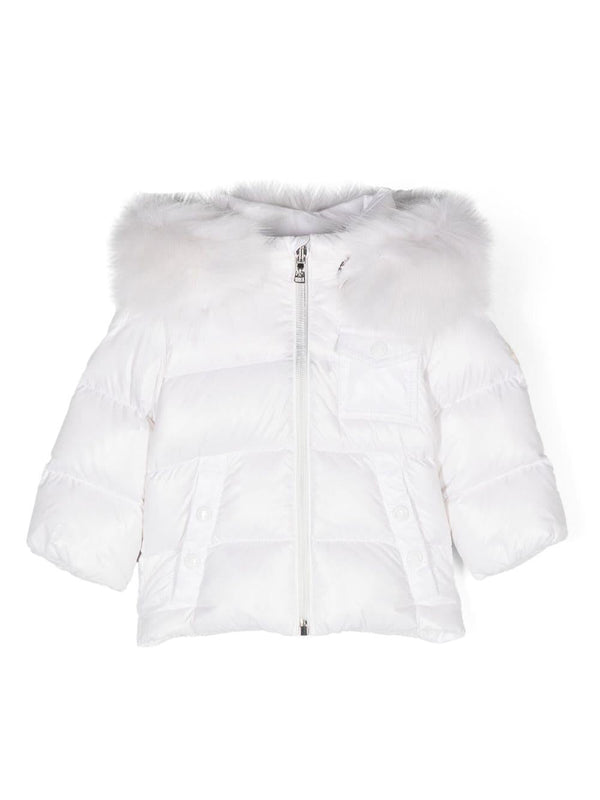 Piumino K2F per neonato Moncler Enfant bianco con cappuccio rimovibile – Accessorio premium elegante