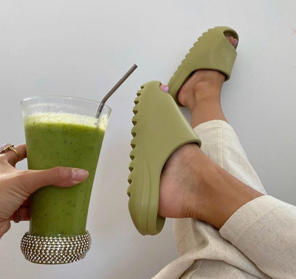 Yeezy Slide Resin – Accessorio premium elegante