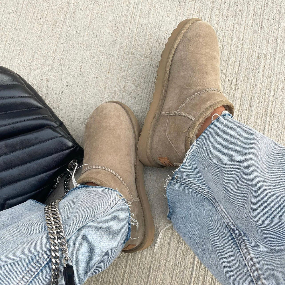Bottes UGG Classic Ultra Mini – Accessorio premium elegante