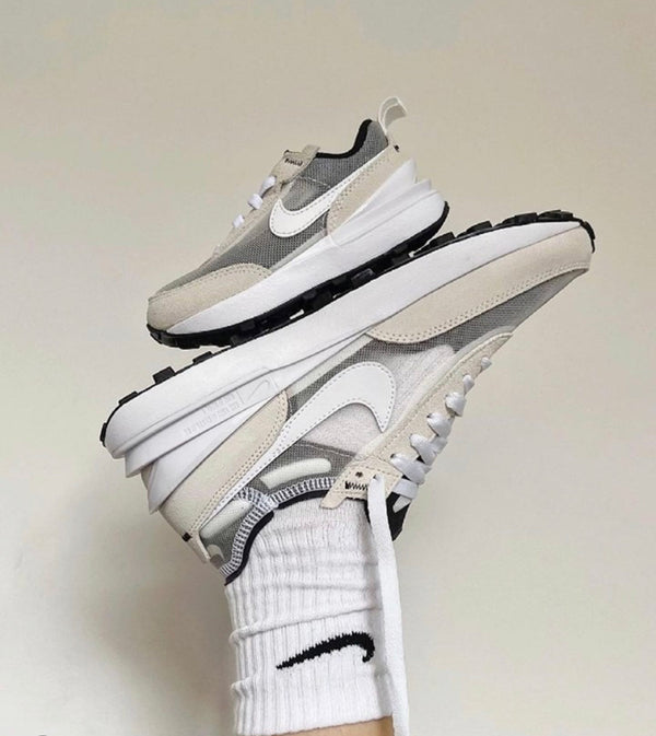 Nike Waffle One – Accessorio premium elegante
