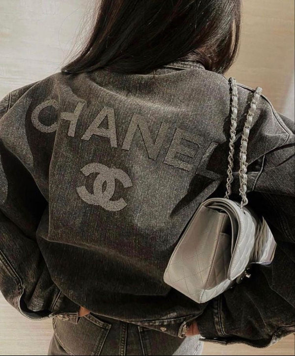 Veste en Jean Chanel – Accessorio premium elegante
