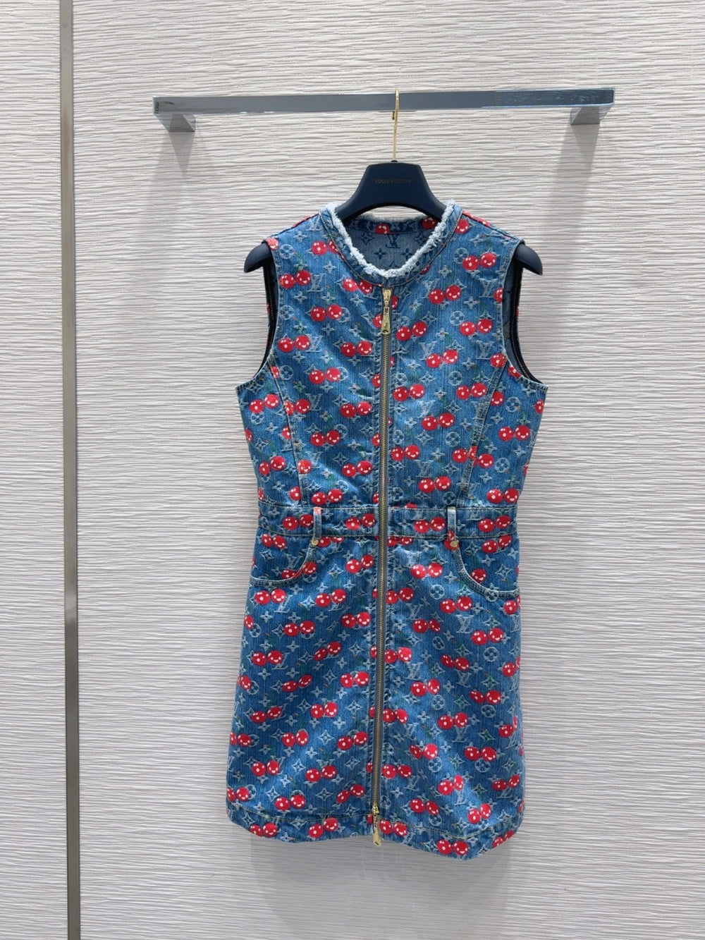 LV 25 Cherry Denim Vest Dress Blue Cotton – Accessorio premium elegante