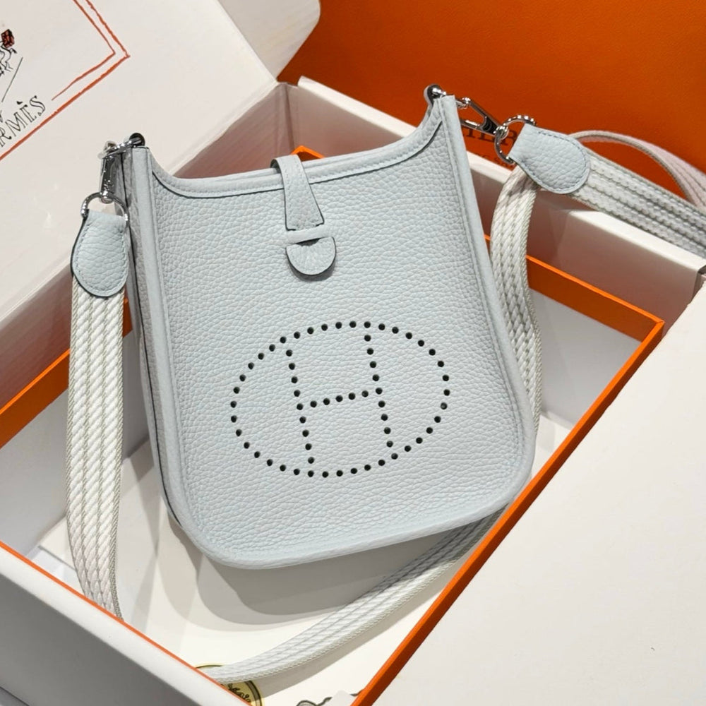 Hermes Evelyn 18 Bag Misty Blue Epsom Leather 255528 – Accessorio premium elegante