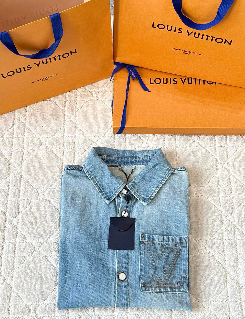 LV 25 Denim Pocket Embroidered Short Sleeve Shirt Blue Cotton – Accessorio premium elegante