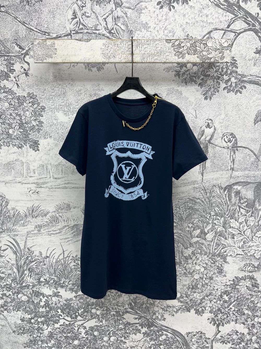 LV 25 Metal Zipper Decoration On The Left Shoulder T- Shirt Black Cotton – Accessorio premium elegante