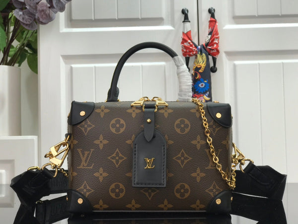 LV PETITE MALLE SOUPLE – Accessorio premium elegante