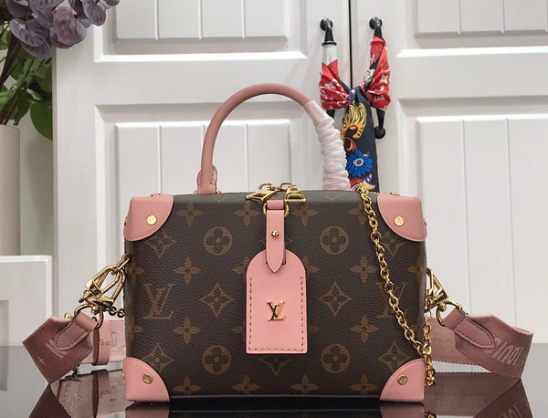 LV PETITE MALLE SOUPLE – Accessorio premium elegante