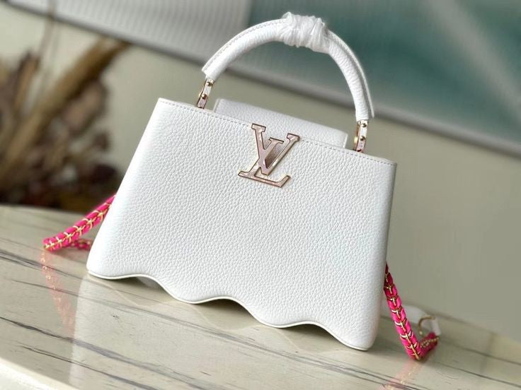 LV Capucines in Pelle – Accessorio premium elegante