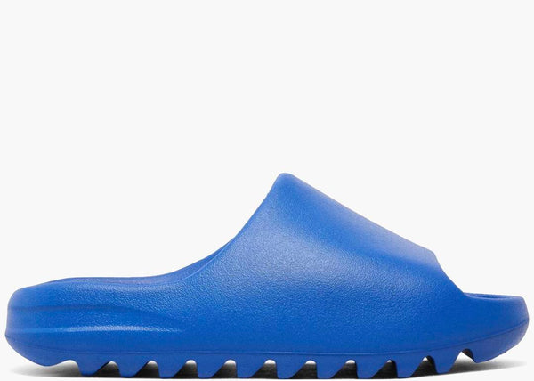 Yeezy Slide Azure – Accessorio premium elegante